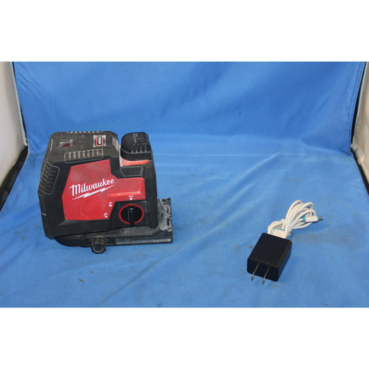 Milwaukee 3522-20 Green Cross Line and Plumb Points Rechargeable Laser Level