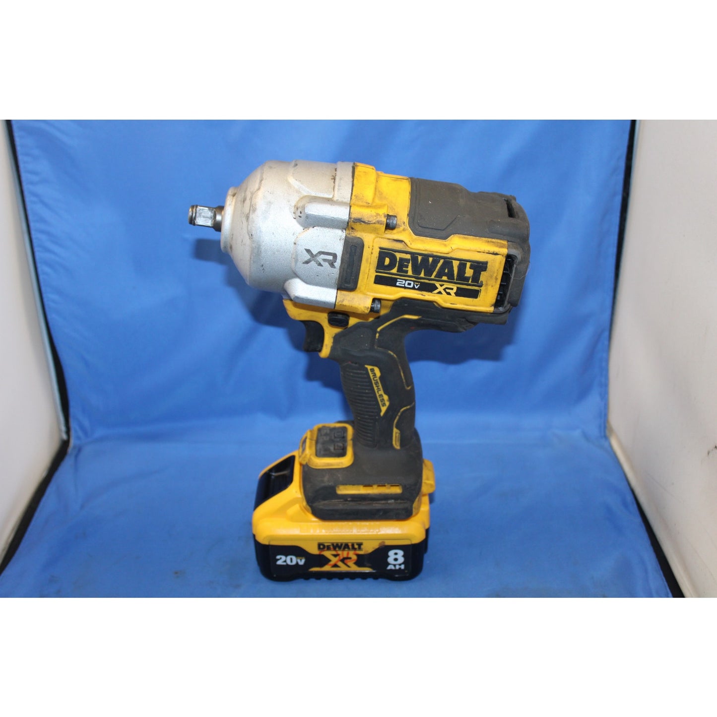 DeWalt DCF961 20V, Brushless, 1/2" Dr, Impact Wrench w/ 8ah Battery+Fast Charger