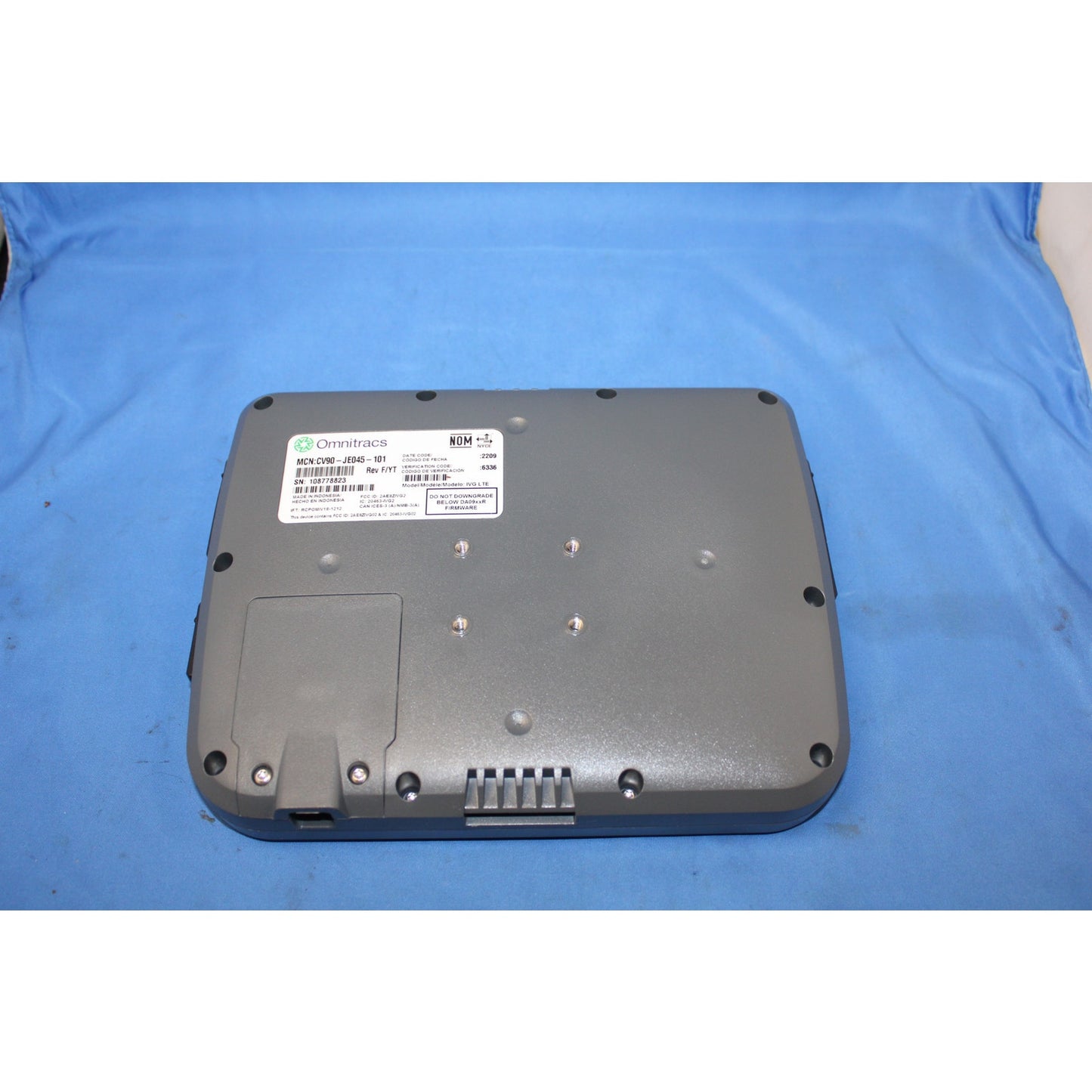 Omnitracs CV90-JE045-101 Electronic Logging Device