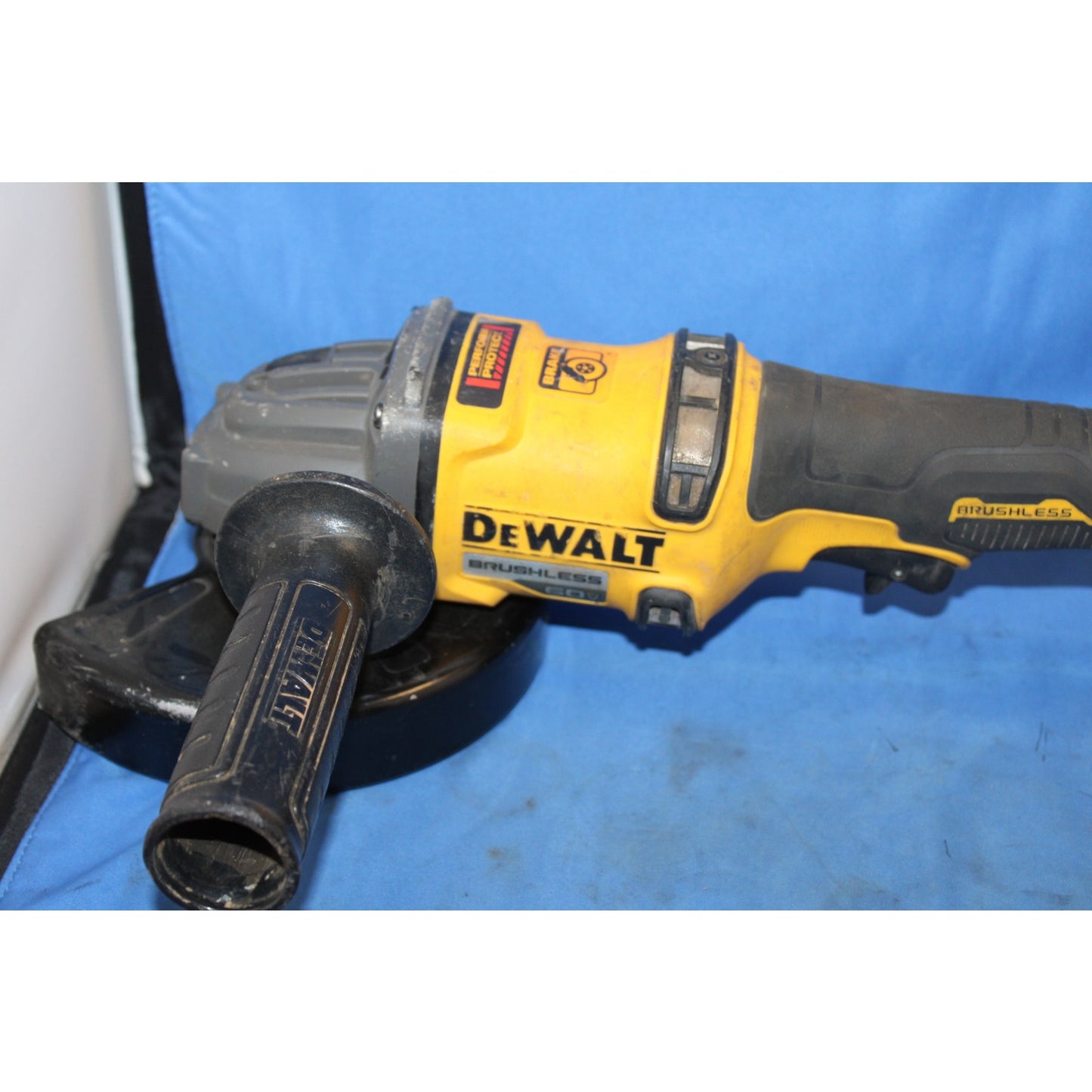 DeWalt DCG418 FlexVolt 20v/60v Max 4-1/2" to 6" Grinder w/ 9ah Flexvolt Battery