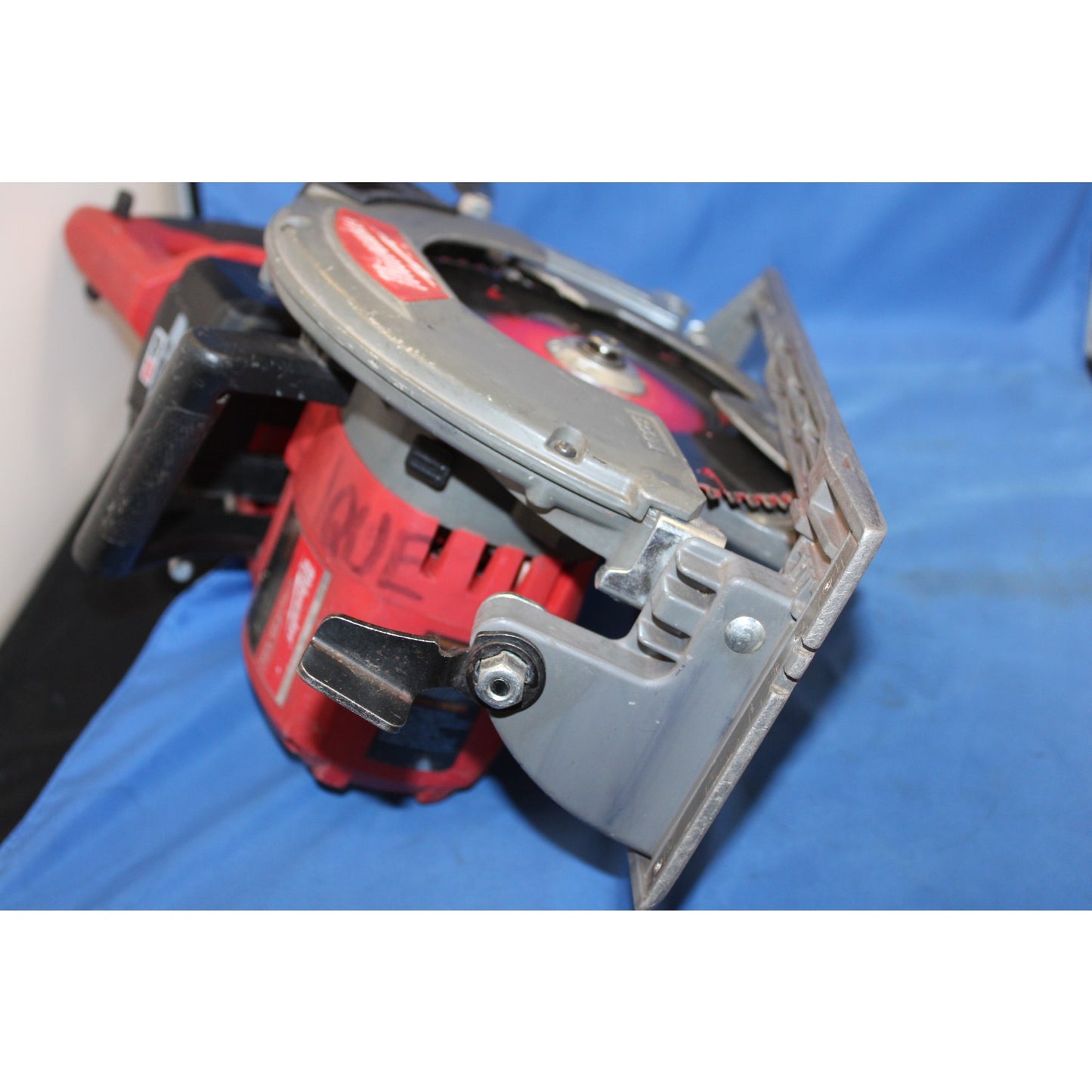 Milwaukee 2830-20 18V M18 7-1/4" Rear Handle Circular Saw w/ M18 XC 8.0 Battery