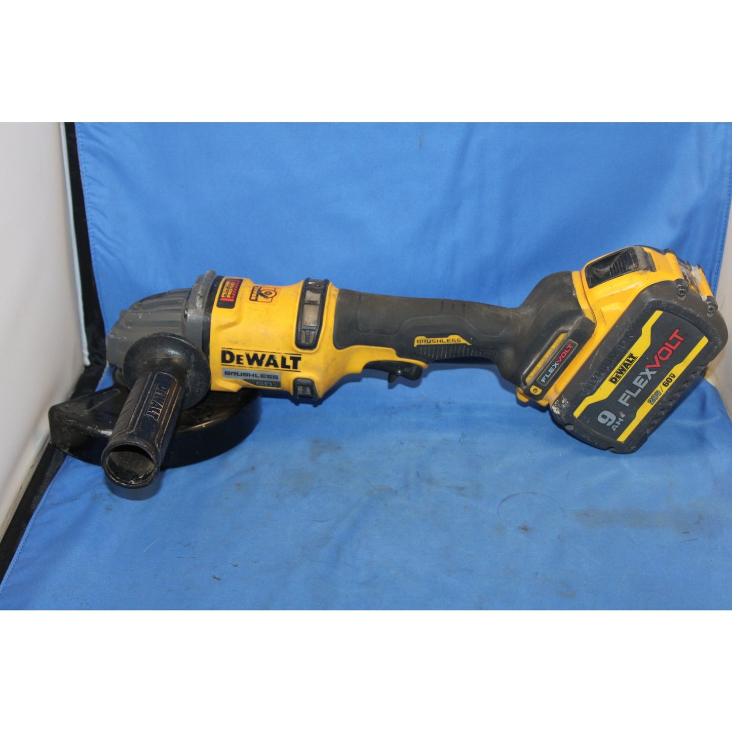 DeWalt DCG418 FlexVolt 20v/60v Max 4-1/2" to 6" Grinder w/ 9ah Flexvolt Battery