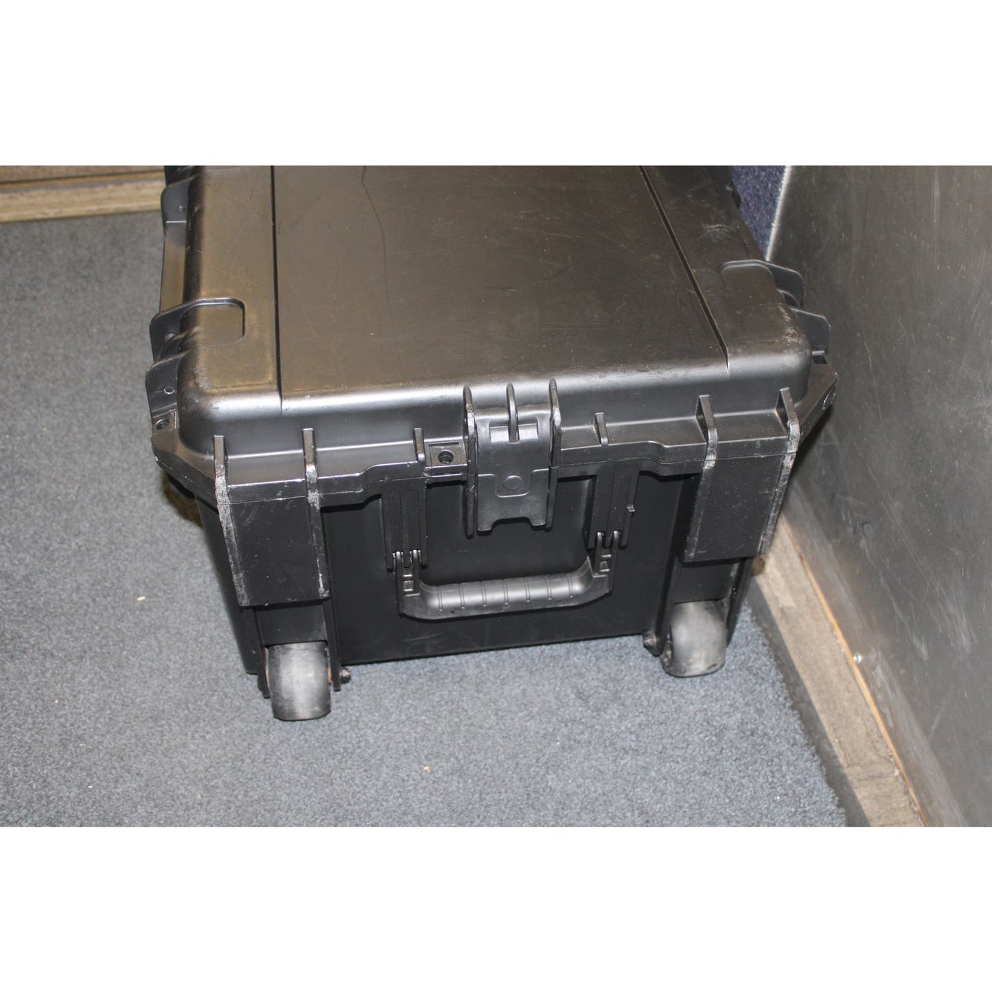 SKB iSeries 2617-12 Rolling Waterproof Case, 29"x14"x15"