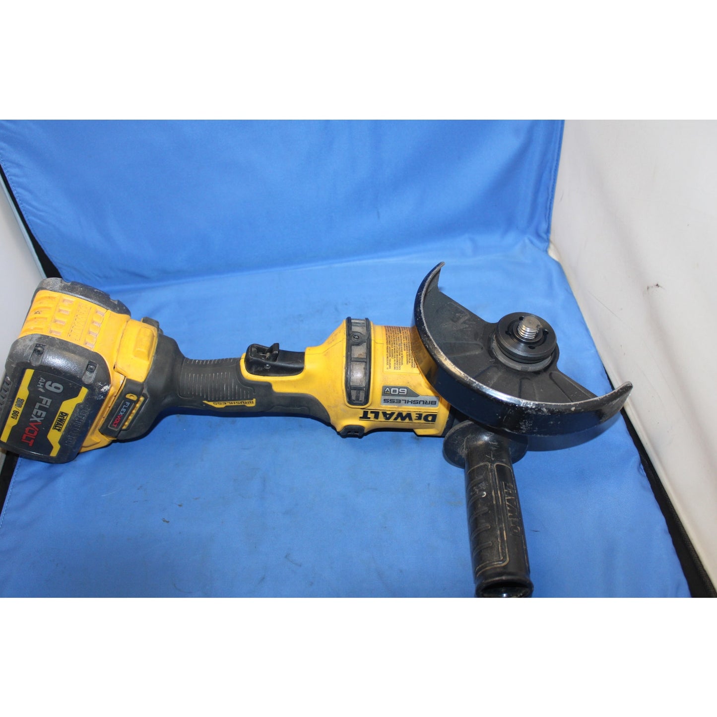 DeWalt DCG418 FlexVolt 20v/60v Max 4-1/2" to 6" Grinder w/ 9ah Flexvolt Battery