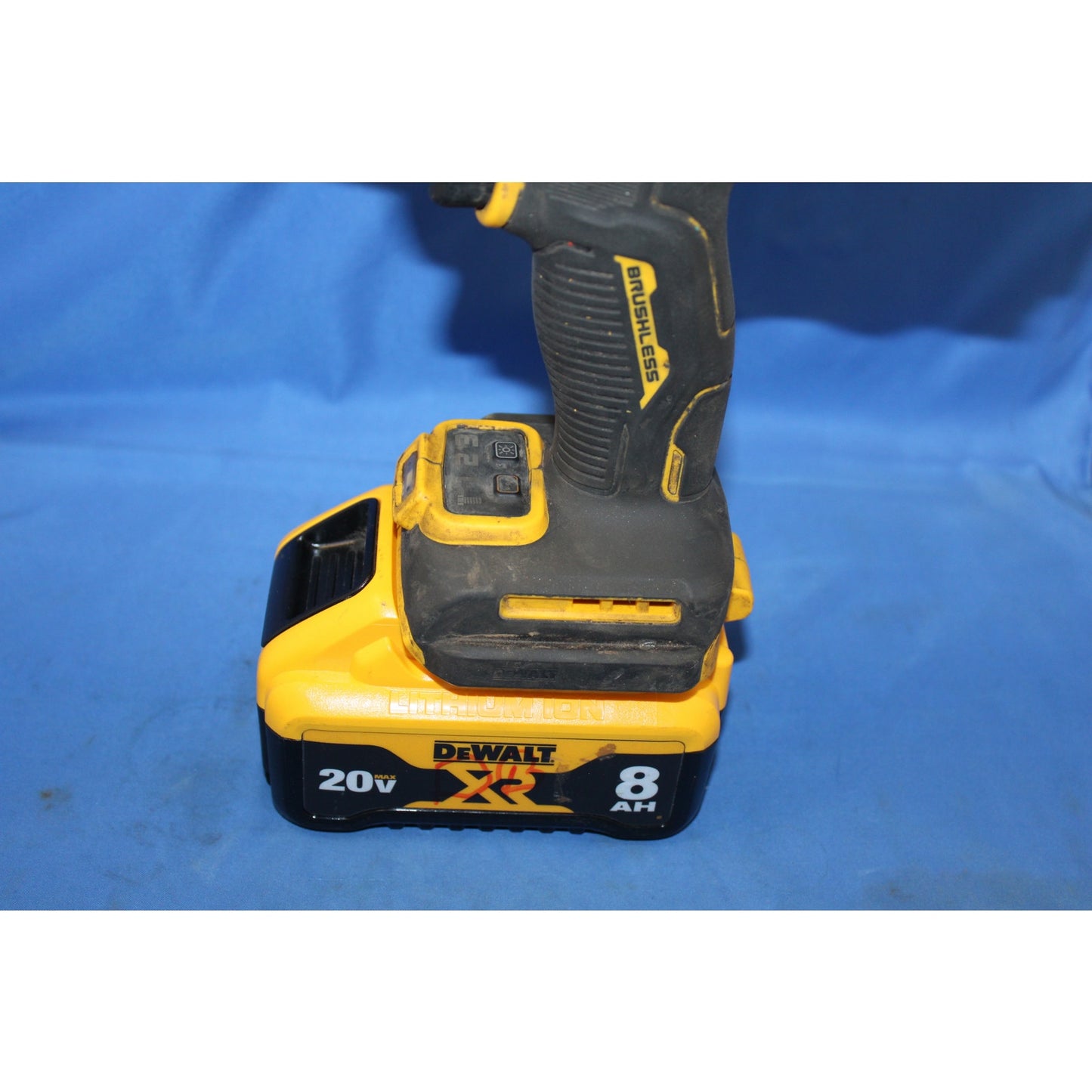 DeWalt DCF961 20V, Brushless, 1/2" Dr, Impact Wrench w/ 8ah Battery+Fast Charger