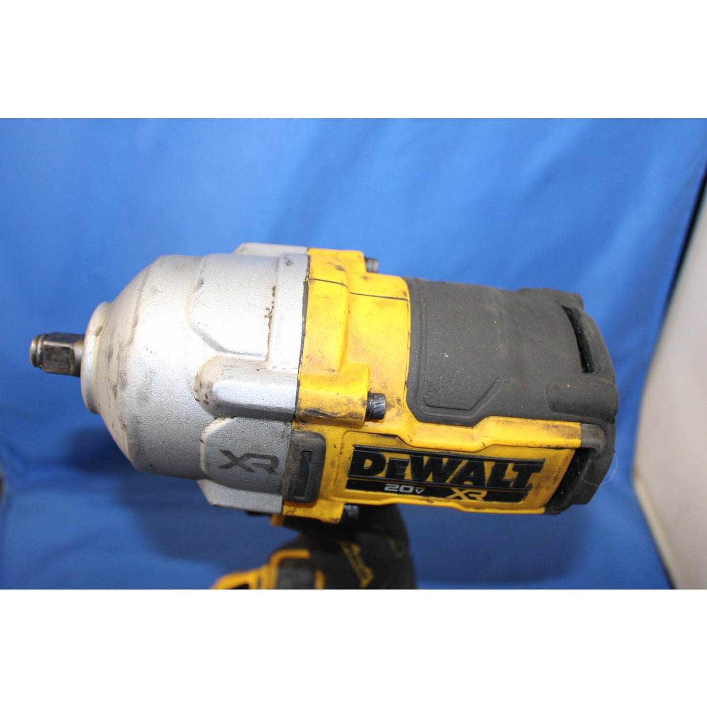 DeWalt DCF961 20V, Brushless, 1/2" Dr, Impact Wrench w/ 8ah Battery+Fast Charger