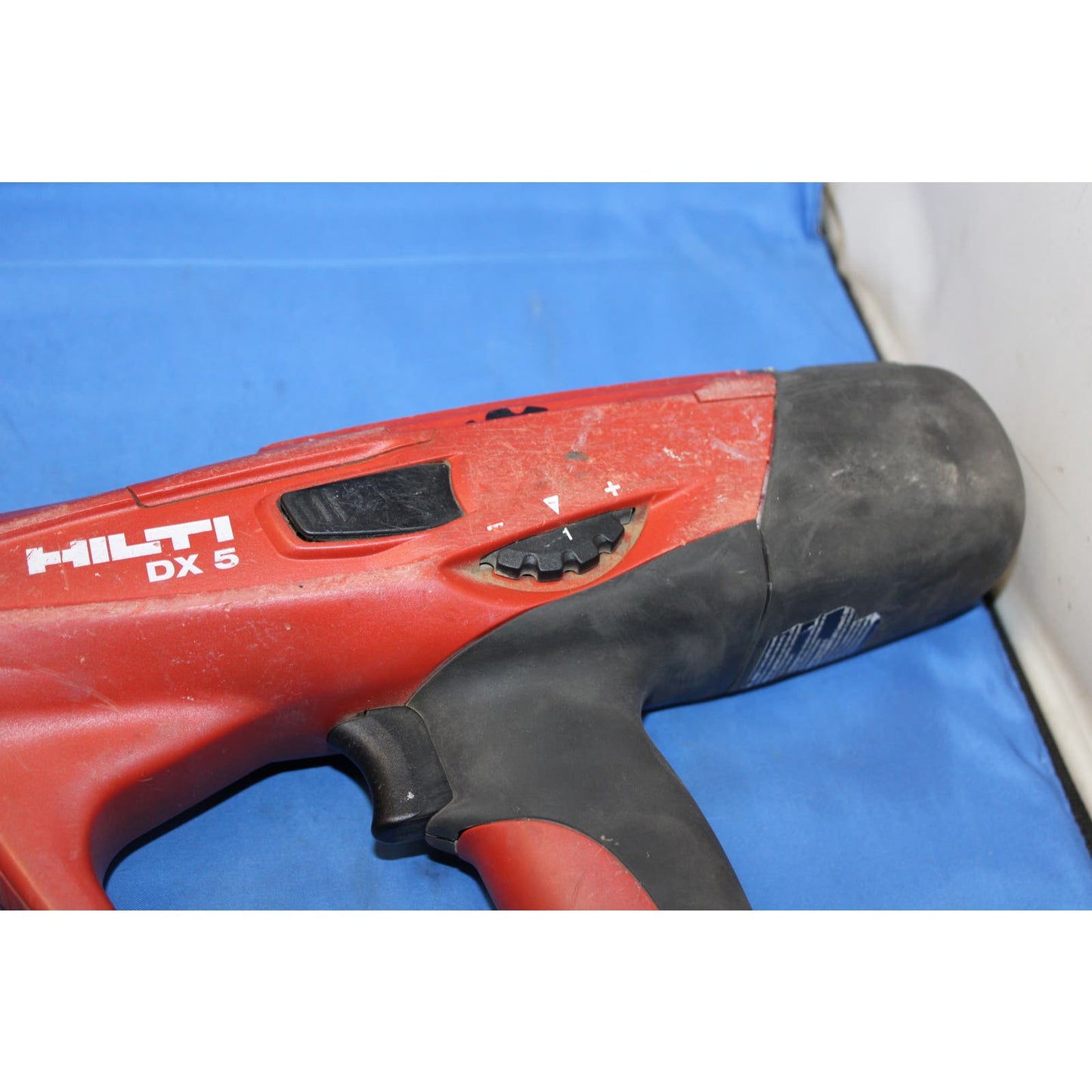 Hilti DX 5 (DX 5-F8) with X-5-460-F8 nose, Powder Actuated Tool